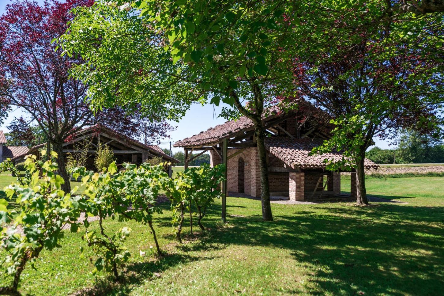 Отель Le Relais Des Tuileries Sereilhac Экстерьер фото